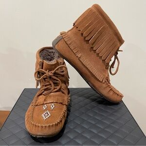 Manitobah Mukluks ❄️ Harvester Lined Moccasin - Brown - W Size 9